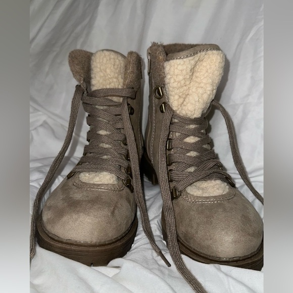 Crown Vintage Brown Winter Boots - Picture 2 of 5